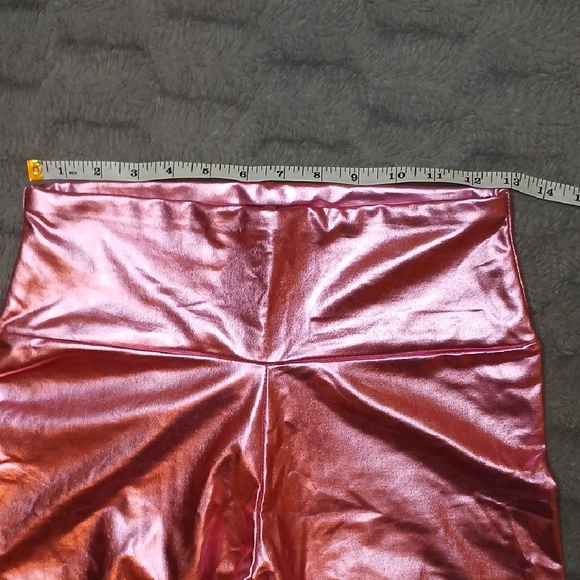 Shiny Barbie Pink Metallic Leggings - Medium - Picture 3 of 6